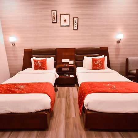 Konark Grand Hotel Mirzapur Exterior photo