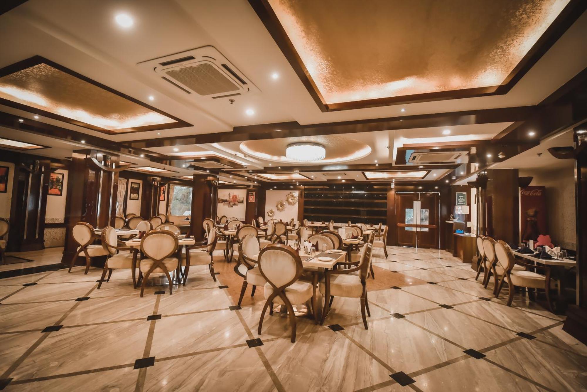 Konark Grand Hotel Mirzapur Exterior photo