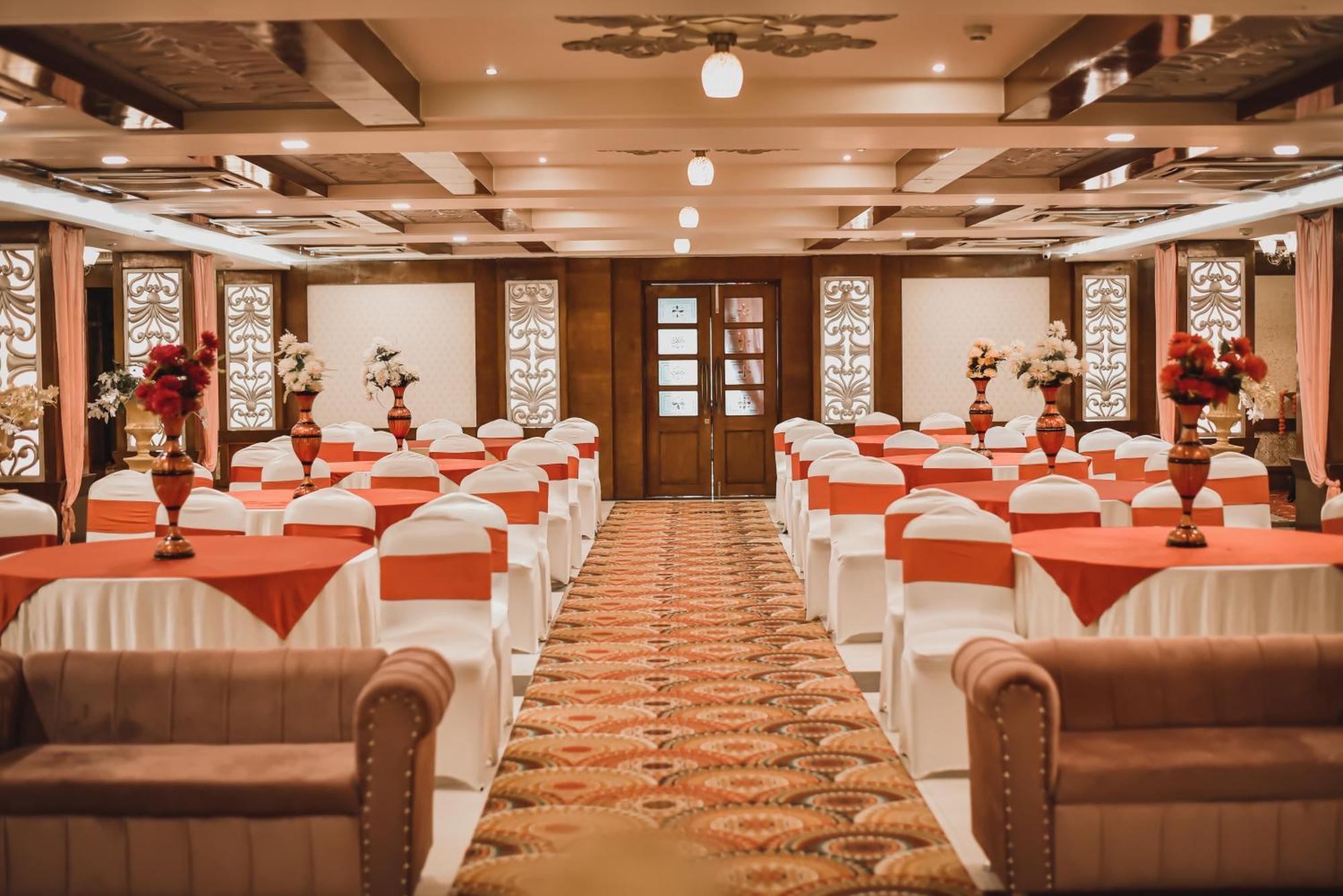 Konark Grand Hotel Mirzapur Exterior photo